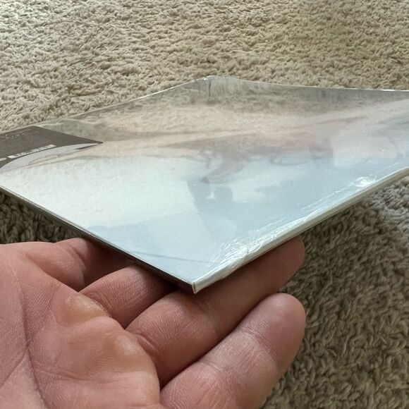 Ha Vay - Moon Girl Moon Shaped Vinyl VV Exclusive x/1500 RARE! IN HAND! - Picture 6 of 7